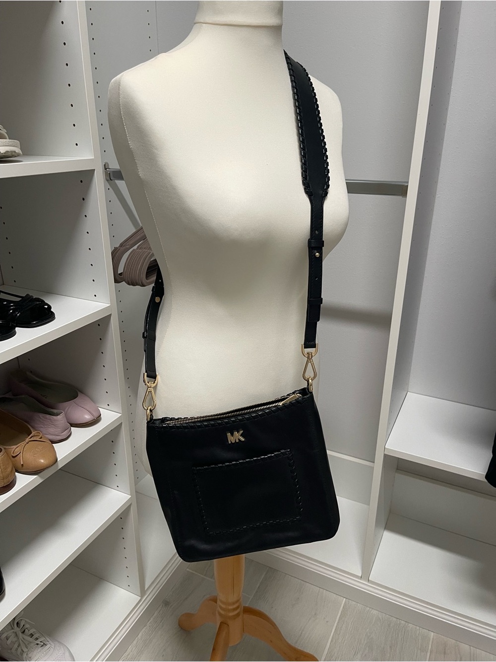 MICHAEL Michael Kors Gloria Pocket Swing Pack Crossbody